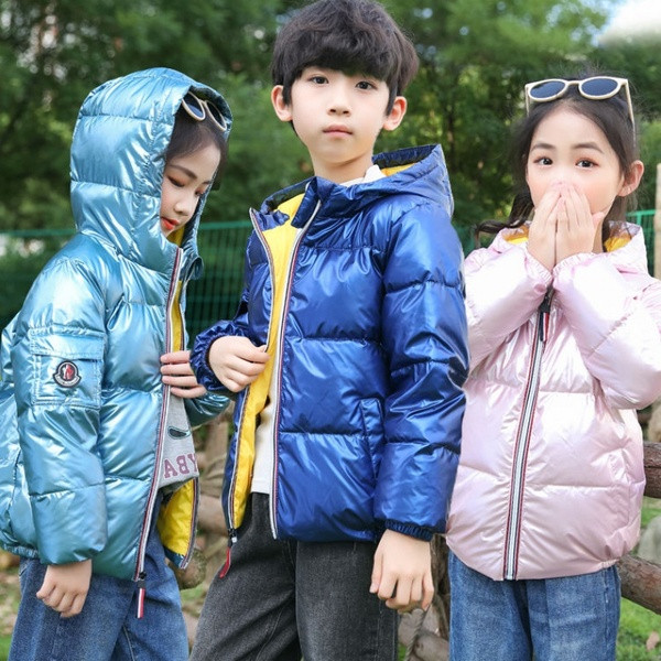 Särava efektiga, kapuutsi ja lukuga laste talvejope - unisex mudel