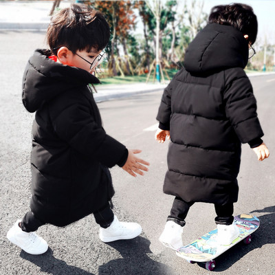 Kapuutsiga ja taskutega laste talvejope poistele