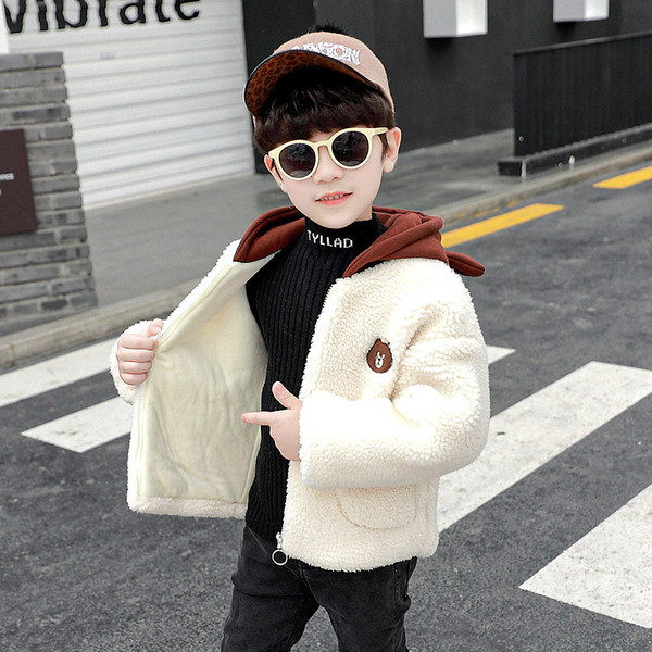 Παιδικό μπουφάν με κουκούλα και τσέπες κατάλληλο για αγόρια