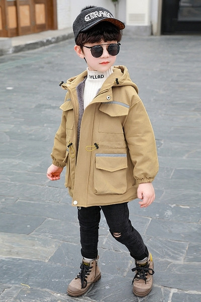 Pehme voodri ja kapuutsiga laste jope poistele - sobib talveks