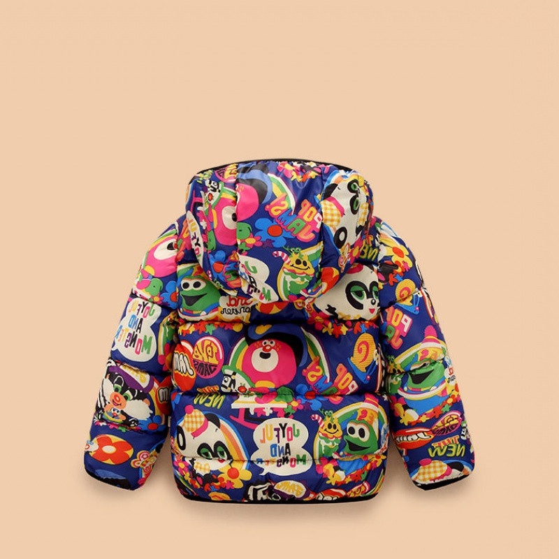 Moodne värvilise mustriga laste jope poistele