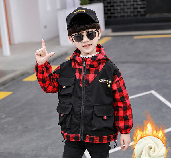 Dnevni dječji za dječake s džepovima i kapuljačom