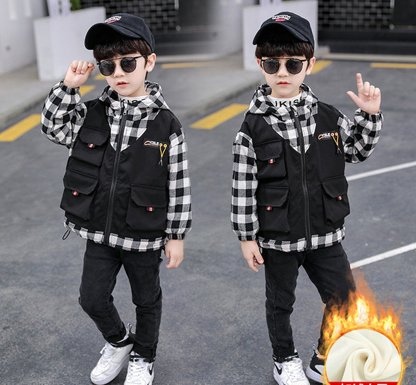 Dnevni dječji za dječake s džepovima i kapuljačom