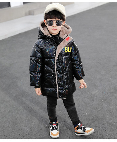 Χειμερινό παιδικό μπουφάν για αγόρια με κουκούλα και επιγραφή
