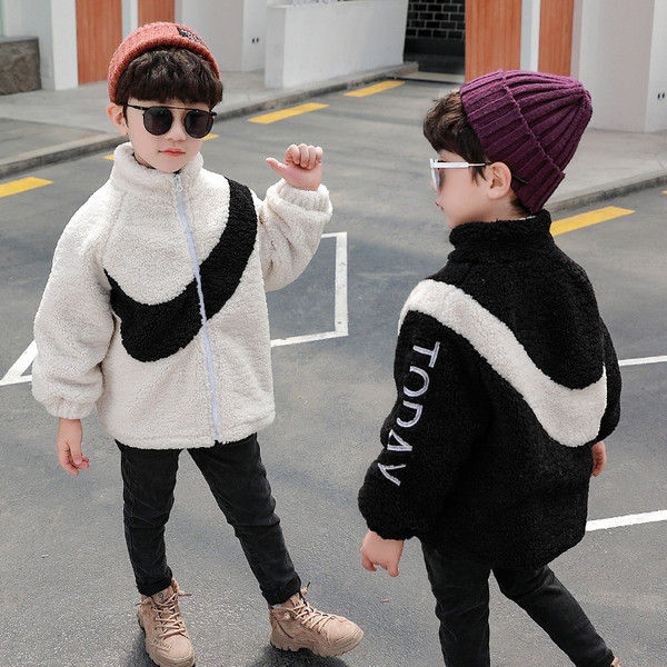 Igapäevane lukuga ja kõrge kraega laste sulejope poistele