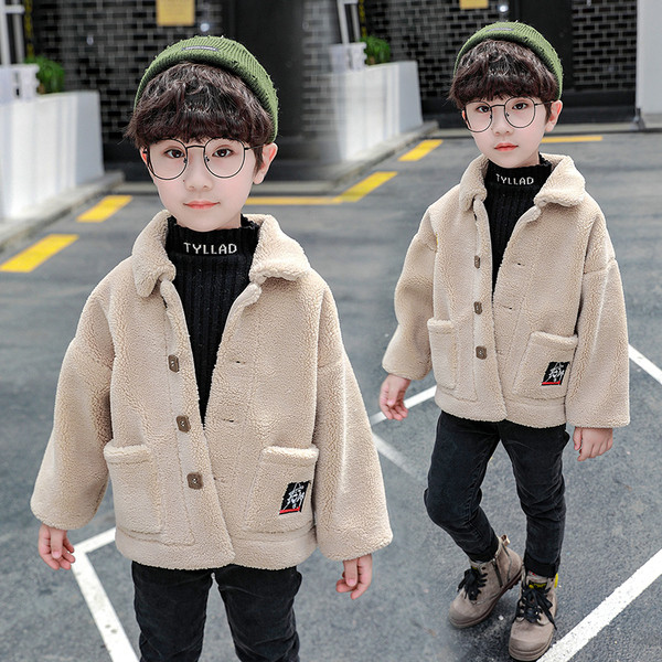 Laste vabaaja nööpide ja taskutega sulejope