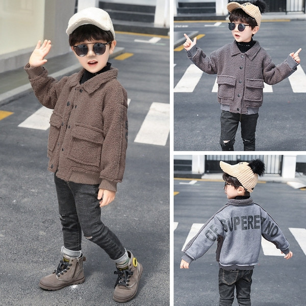 Dječja ležerna jakna s gumbima i džepovima za dječake