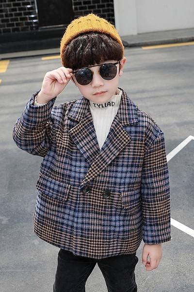 Novi model dječjeg kariranog kaputa za dječake sa špic izrezom