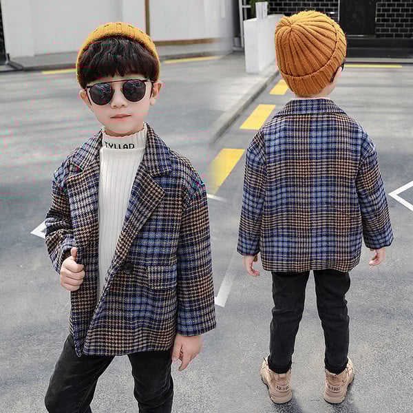 Novi model dječjeg kariranog kaputa za dječake sa špic izrezom