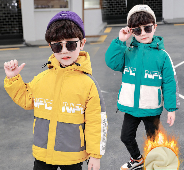 Καθημερινό  παιδικό μπουφάν για αγόρια με απλικέ και κουκούλα