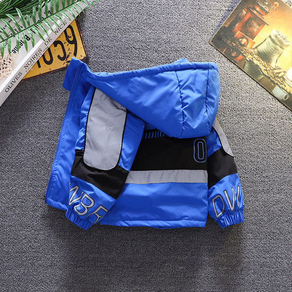 Καθημερινό παιδικό μπουφάν με κουκούλα και τσέπες για αγόρια