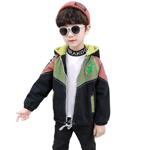 Παιδικό μπουφάν για αγόρια με απλικέ και κουκούλα