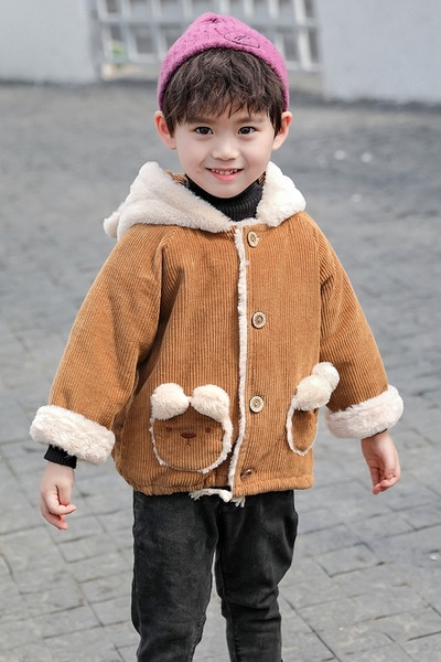 Dječja jakna za dječake - sa 3D elementom i kapuljačom