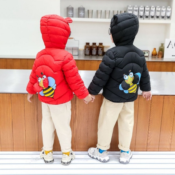 Talvine lühike jope 3D-rakendusega seljal