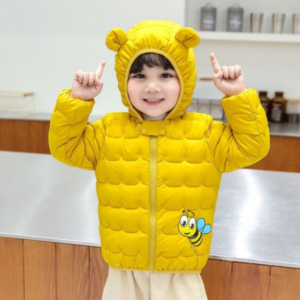 Talvine lühike jope 3D-rakendusega seljal