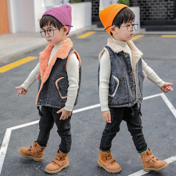 Παιδικό τζιν γιλέκο με επένδυση και τσέπες κατάλληλο για αγόρια