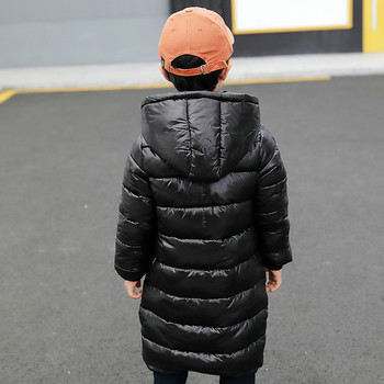Μακρύ παιδικό μπουφάν για αγόρια με κουκούλα σε μαύρο χρώμα