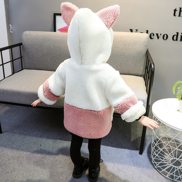 Παιδικό παλτό με τρισδιάστατο στοιχείο