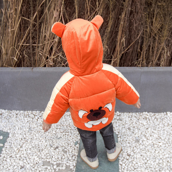 Moodne 3D-elemendiga laste talvejope poistele