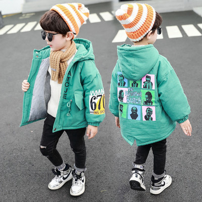 Μοντέρνο παιδικό μπουφάν για αγόρια με χρώμα απλικέ και κουκούλα