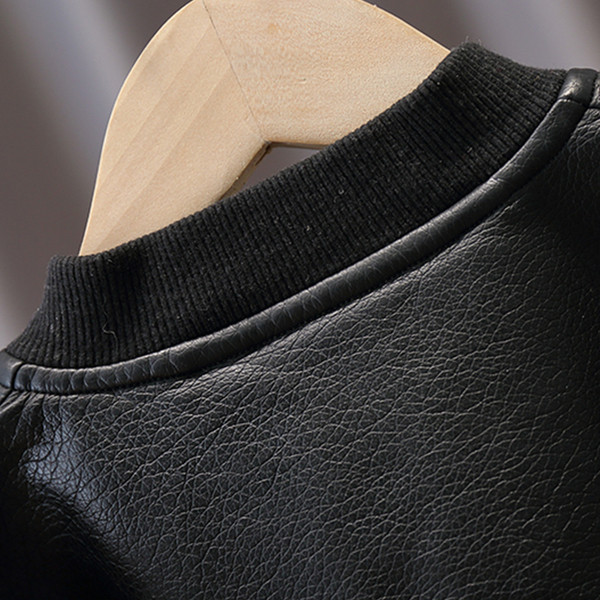 Tikandiga laste nahktagi poistele