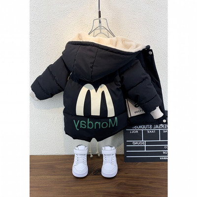 Παιδικό χειμερινό μπουφάν με επιγραφή στη πλάτη