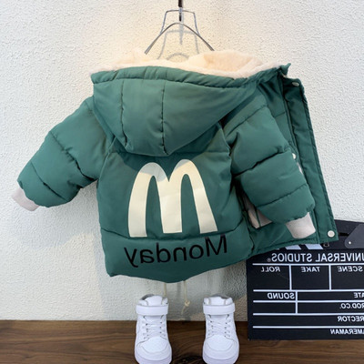 Παιδικό χειμερινό μπουφάν με επιγραφή στη πλάτη