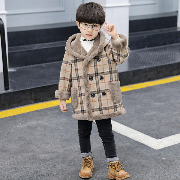 Moderan dječji kaput s mekom podstavom i kapuljačom