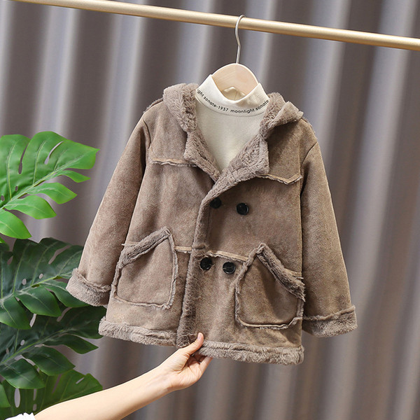 Μοντέρνο παιδικό μπουφάν με ζεστή επένδυση - για αγόρια