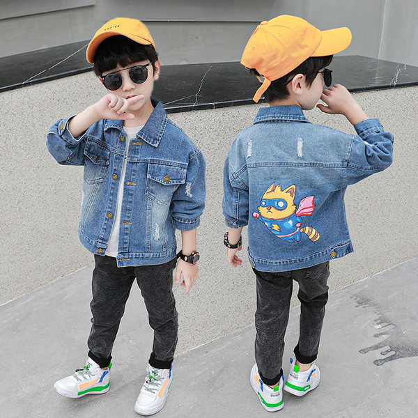 Uut mudelit sinist aplikatsiooniga laste jope poistele