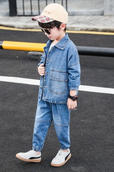 Laste vabaaja nööpide ja klassikalise kraega teksajakk