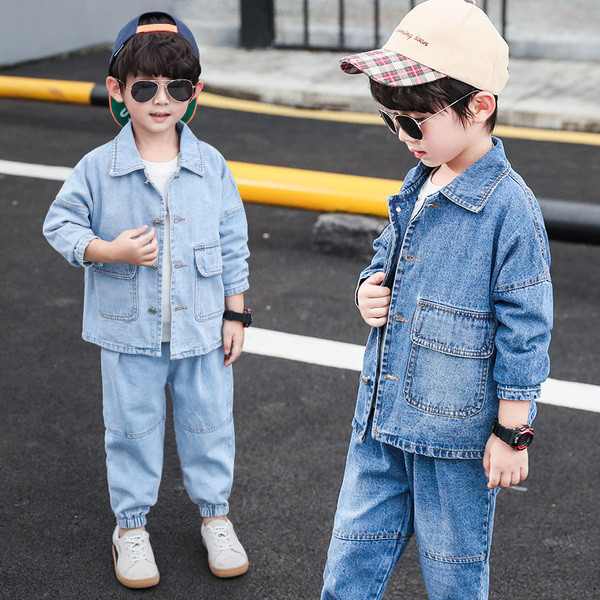 Laste vabaaja nööpide ja klassikalise kraega teksajakk