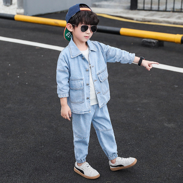 Laste vabaaja nööpide ja klassikalise kraega teksajakk