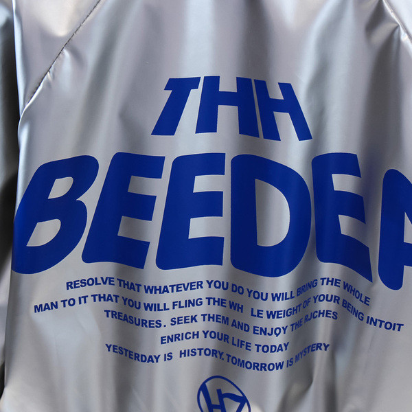 Moderna dječja jakna s patentnim zatvaračem i natpisom za dječake