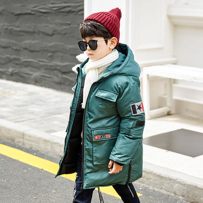 Μοντέρνο παιδικό μπουφάν με φερμουάρ και κουκούλα κατάλληλο για αγόρια