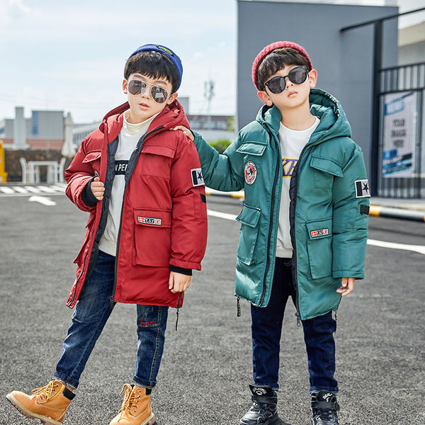 Μοντέρνο παιδικό μπουφάν με φερμουάρ και κουκούλα κατάλληλο για αγόρια