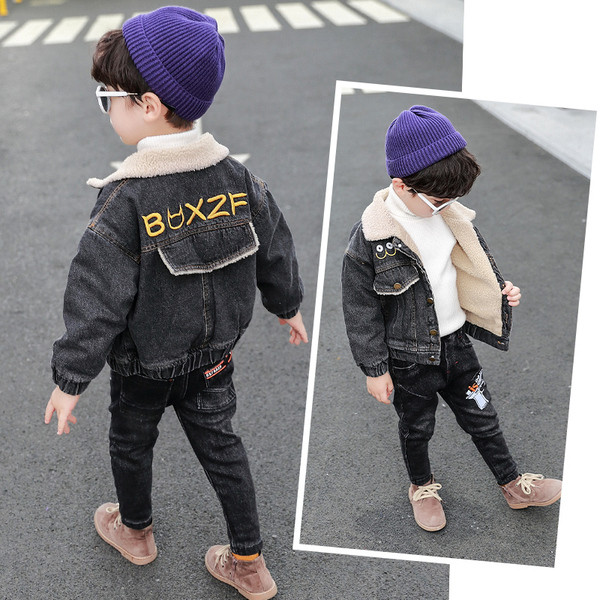 Denim dječja jakna za dječake s mekom podstavom i natpisom u boji