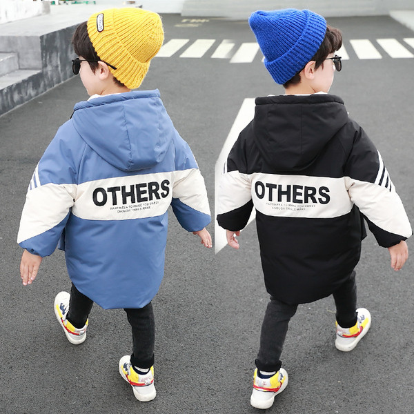 Παιδικό χειμερινό μπουφάν για αγόρια με τσέπες και επιγραφή