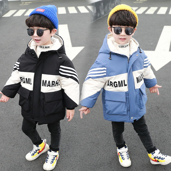 Παιδικό χειμερινό μπουφάν για αγόρια με τσέπες και επιγραφή