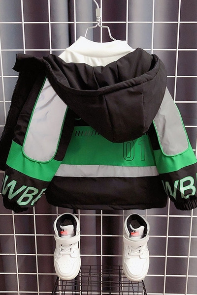 Детско яке с качулка и надписи за момчета