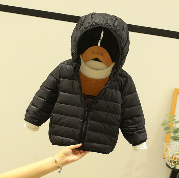 Običan model dječje jakne s kapuljačom - za dječaka i djevojčicu