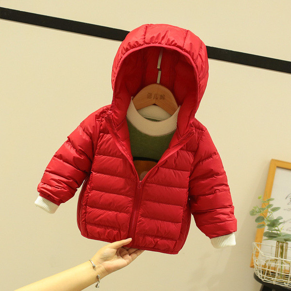 Običan model dječje jakne s kapuljačom - za dječaka i djevojčicu