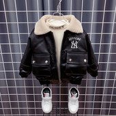 Moderna dječja kožna jakna s vezom i paperjem