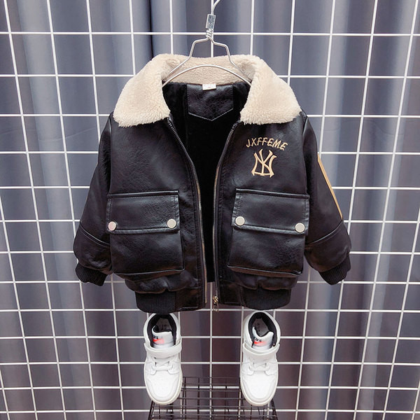 Moderna dječja kožna jakna s vezom i paperjem