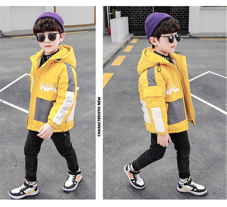 Παιδικό καθημερινό μπουφάν για αγόρια με επιγραφή