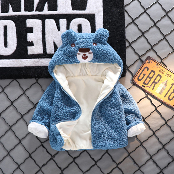 Tikandi ja kapuutsiga laste sulejope poistele