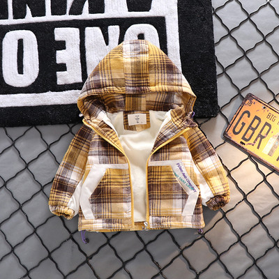 Μοντέρνο παιδικό μπουφάν με επιγραφές για αγόρια