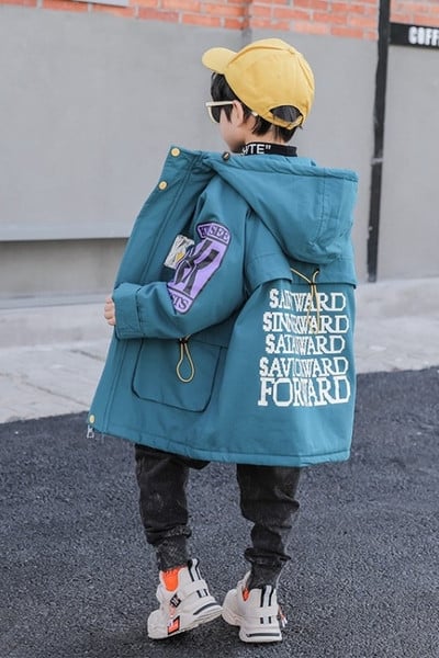 Kapuutsiga ja pealdisega laste vabaaja jope poistele