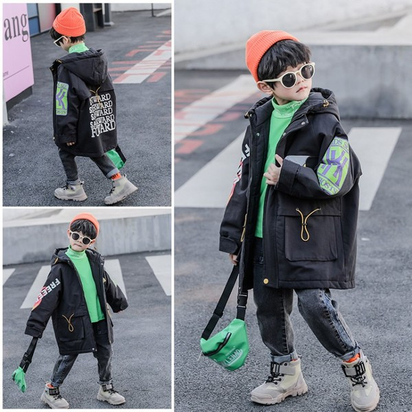 Kapuutsiga ja pealdisega laste vabaaja jope poistele