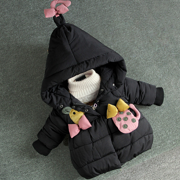 Μοντέρνο παιδικό χειμερινό μπουφάν για κορίτσια με τρισδιάστατα στοιχεία